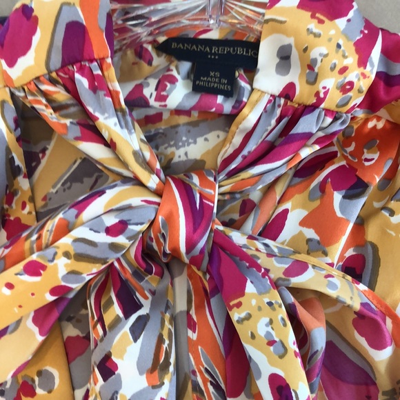 Banana Republic Factory Sleeveless button up - Picture 6 of 8